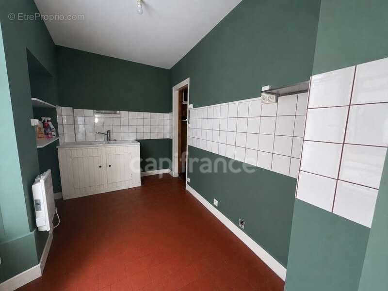 Maison de ville de caractère au coeur de CHÂTEAU RENARD (45) - 4 pièces - idéal primo accédant ou investisseur ou activité profe - photo 4