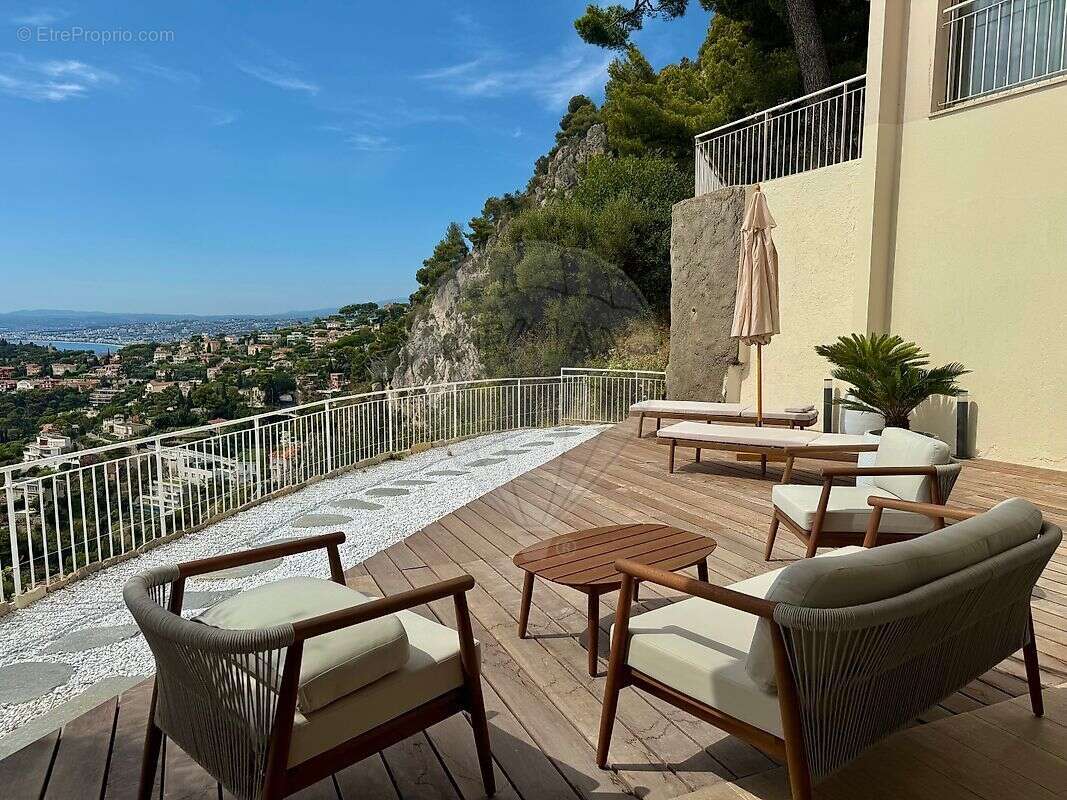Appartement à VILLEFRANCHE-SUR-MER