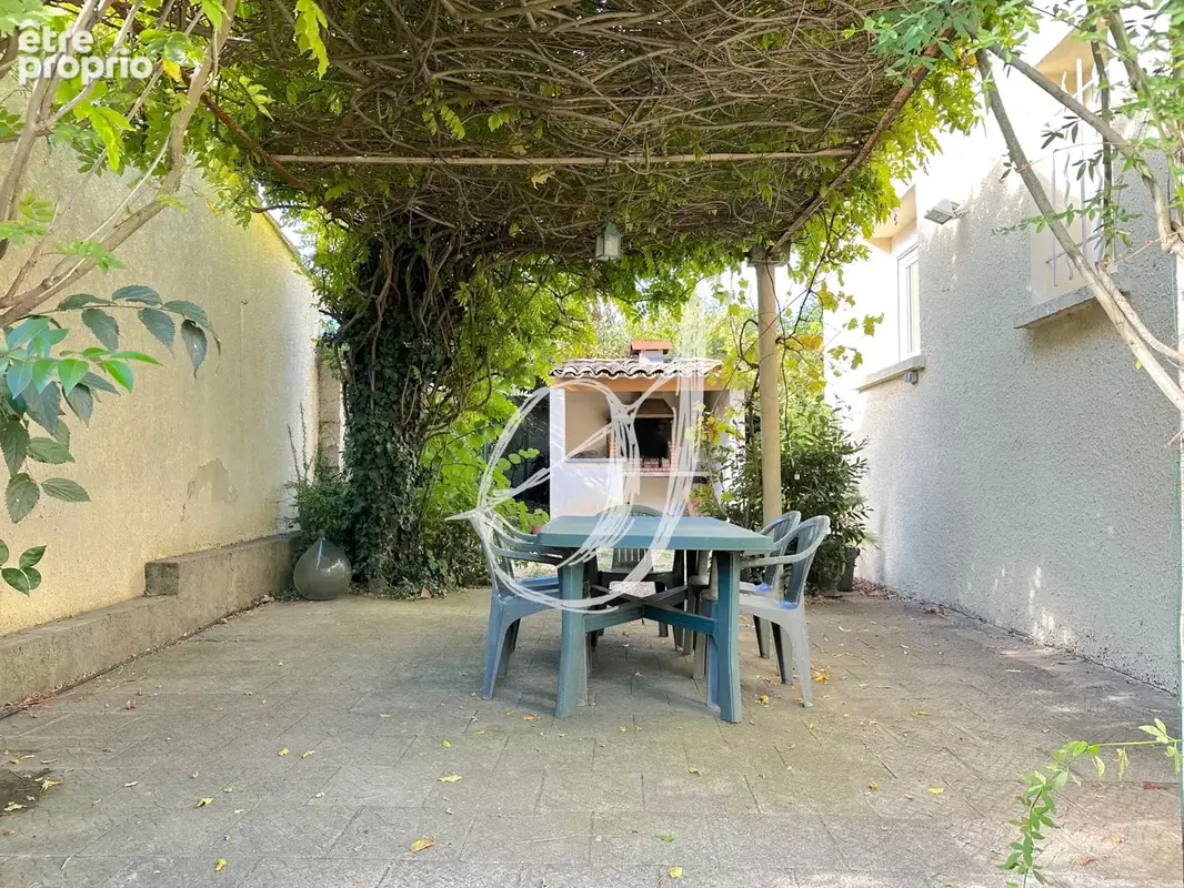 Villa de type 6, 5 chambres avec sous-sol, jardin & piscine - photo 5