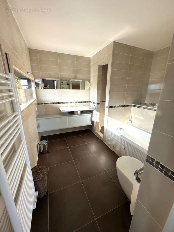 Maison à DIVONNE-LES-BAINS