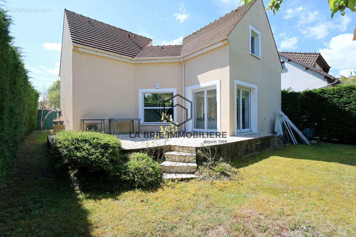 Maison à VILLECRESNES