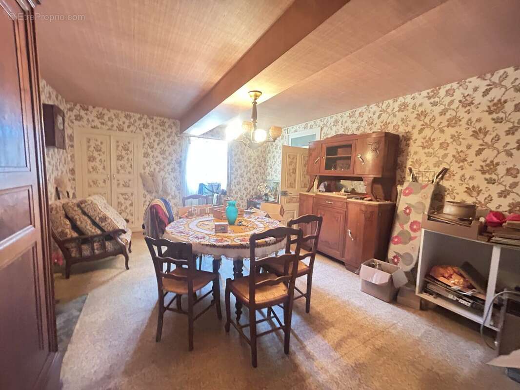 Maison 145 m² à Saint-Priest  - photo 6