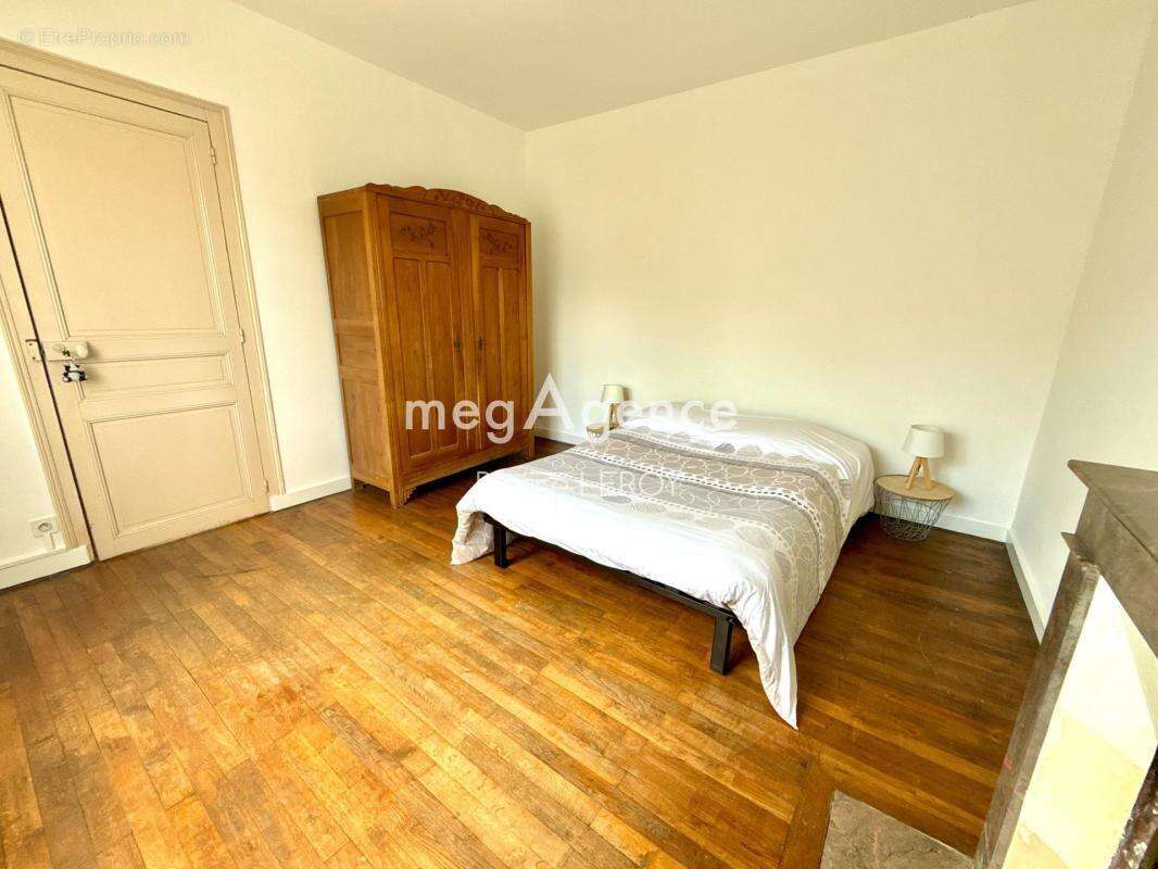 Maison à LE BOURG-D'IRE