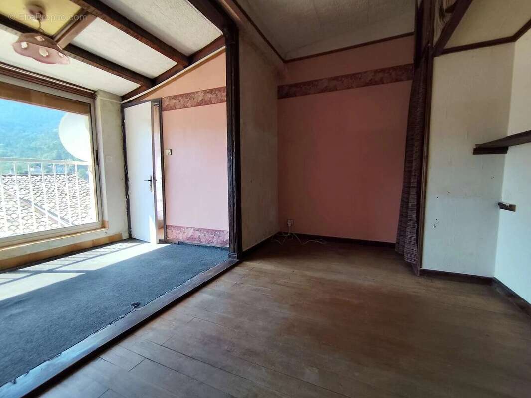 Appartement 90 m²  -  4 pièces + cave - photo 10