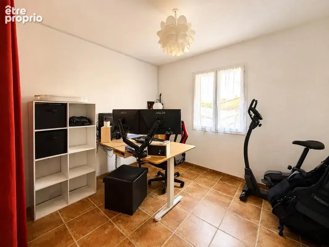 Saint-mamert-du-gard maison de plain-pied d’environ 100 m² 4 chambres, jardin et garage - photo 3