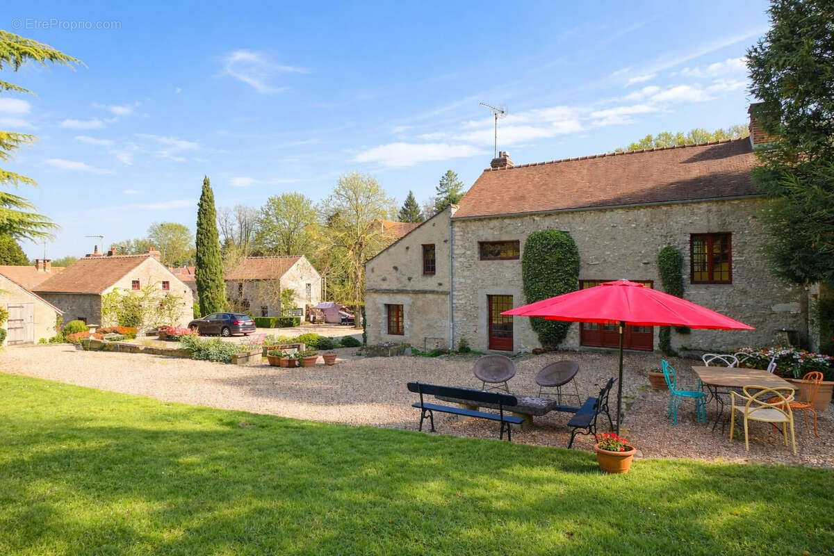 Maison à MEZIERES-SUR-SEINE