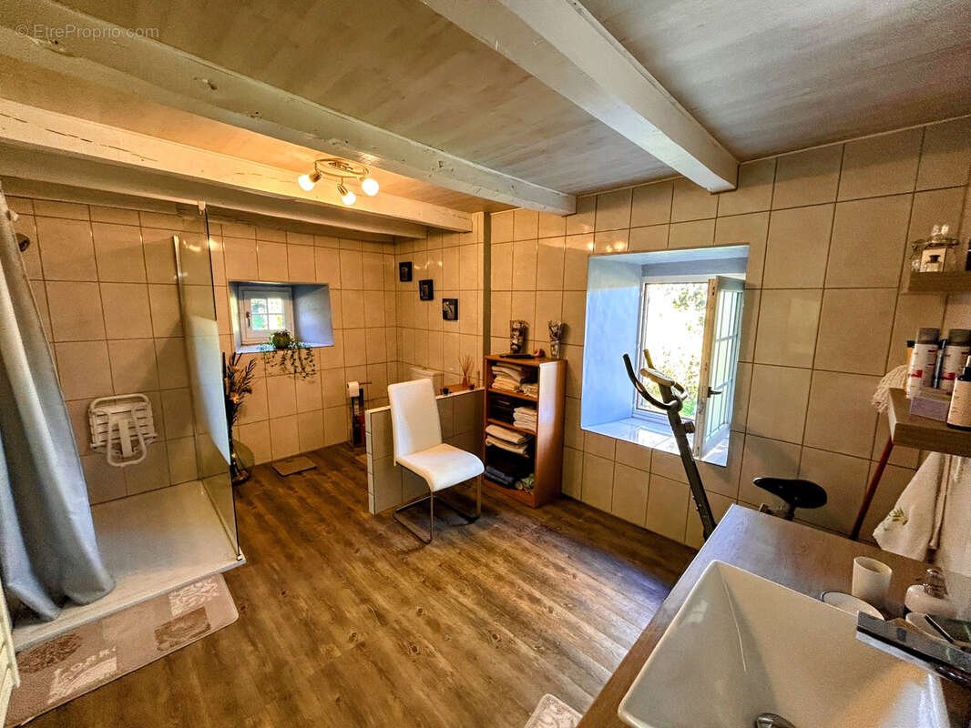 Maison à SAINT-BONNET-PRES-BORT