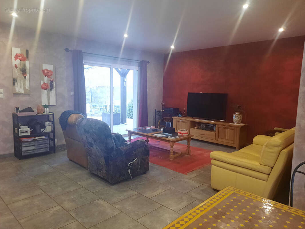 Maison à MENESPLET