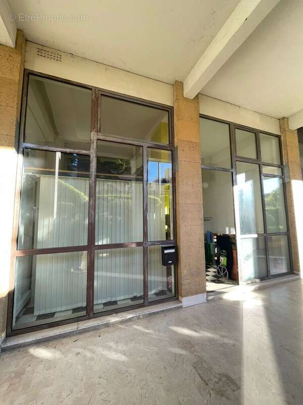 Commerce à MARSEILLE-5E