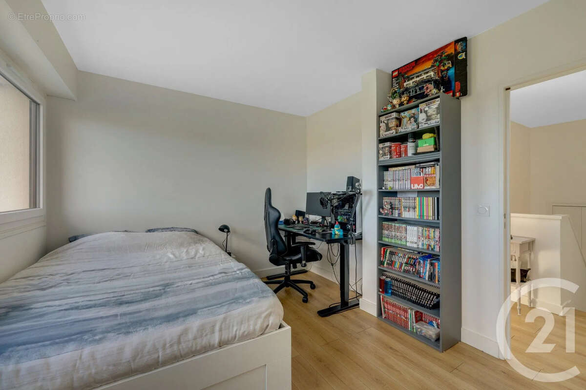 Appartement à VERRIERES-LE-BUISSON