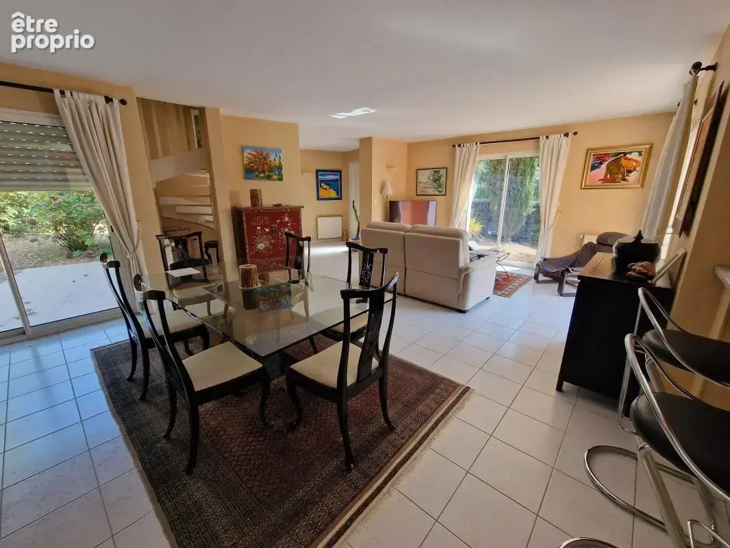 Maison style néo-provençal 3 chambres à 1.4 km proche des commerces et de la plage - photo 8