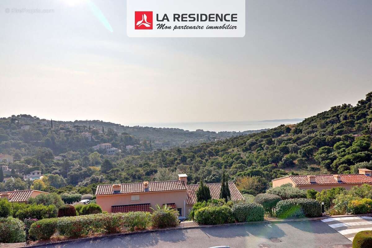 Appartement à ROQUEBRUNE-SUR-ARGENS