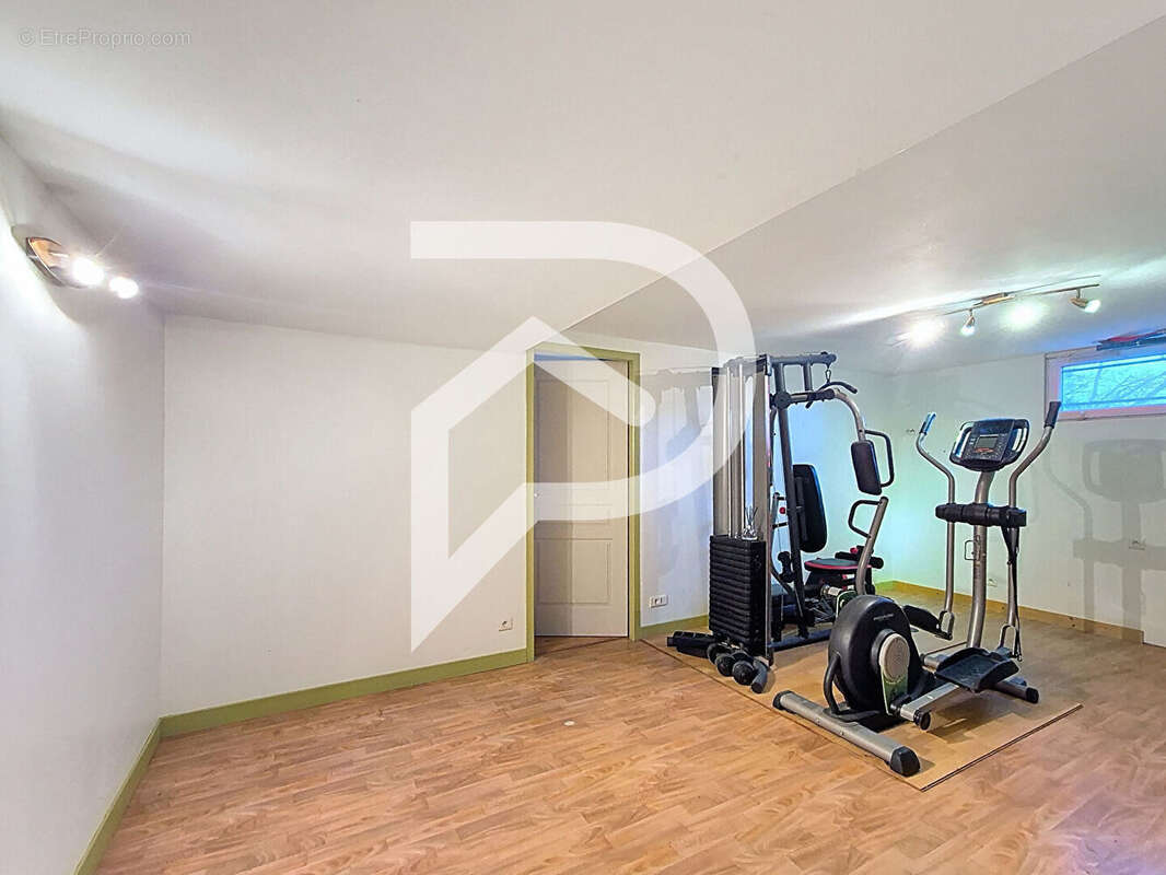 Maison à MONTBOUCHER-SUR-JABRON