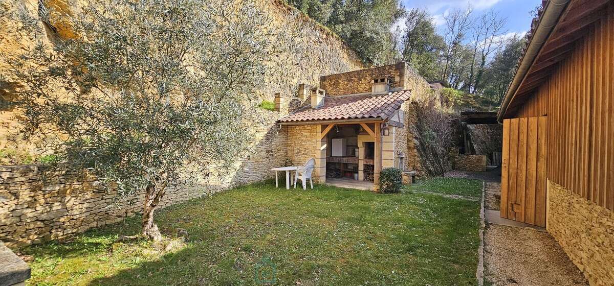 Maison à CARSAC-AILLAC