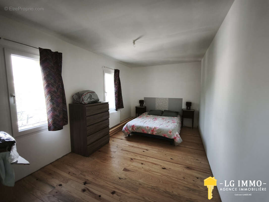 Maison en pierres rénovée 3 chambres, jardin clos au coeur de Saint-Genis-de-Saintonge - photo 9