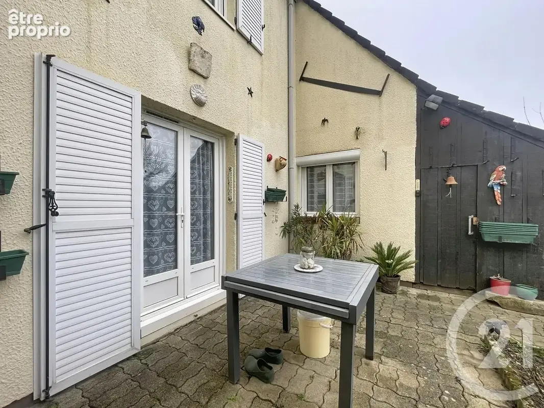 Maison 100 m² à Saint-Germain-Laval  - photo 12