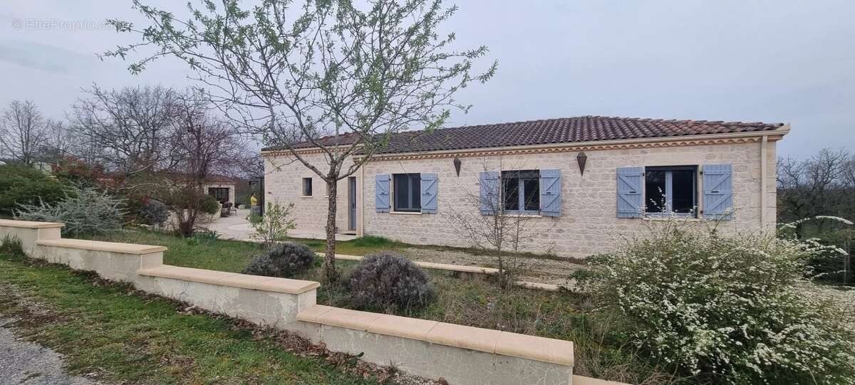 Maison à SAINT-PAUL-DE-LOUBRESSAC