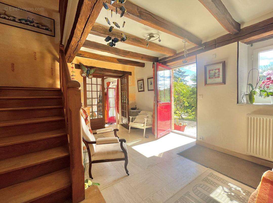 Maison à VARENNES-VAUZELLES