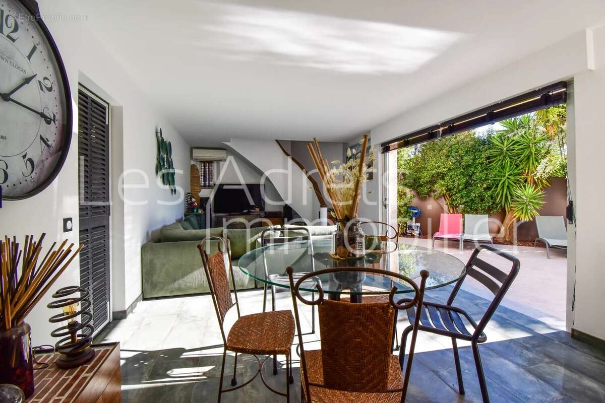 Maison à LES ADRETS-DE-L&#039;ESTEREL