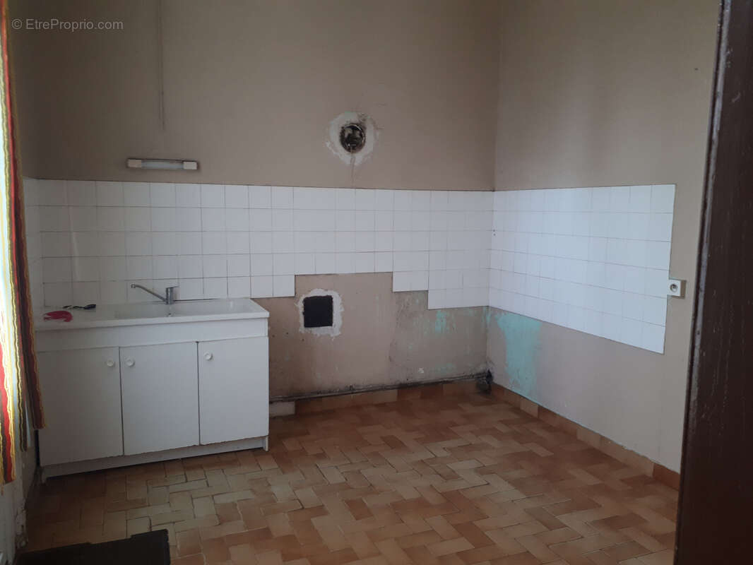 Maison à AVAILLES-LIMOUZINE