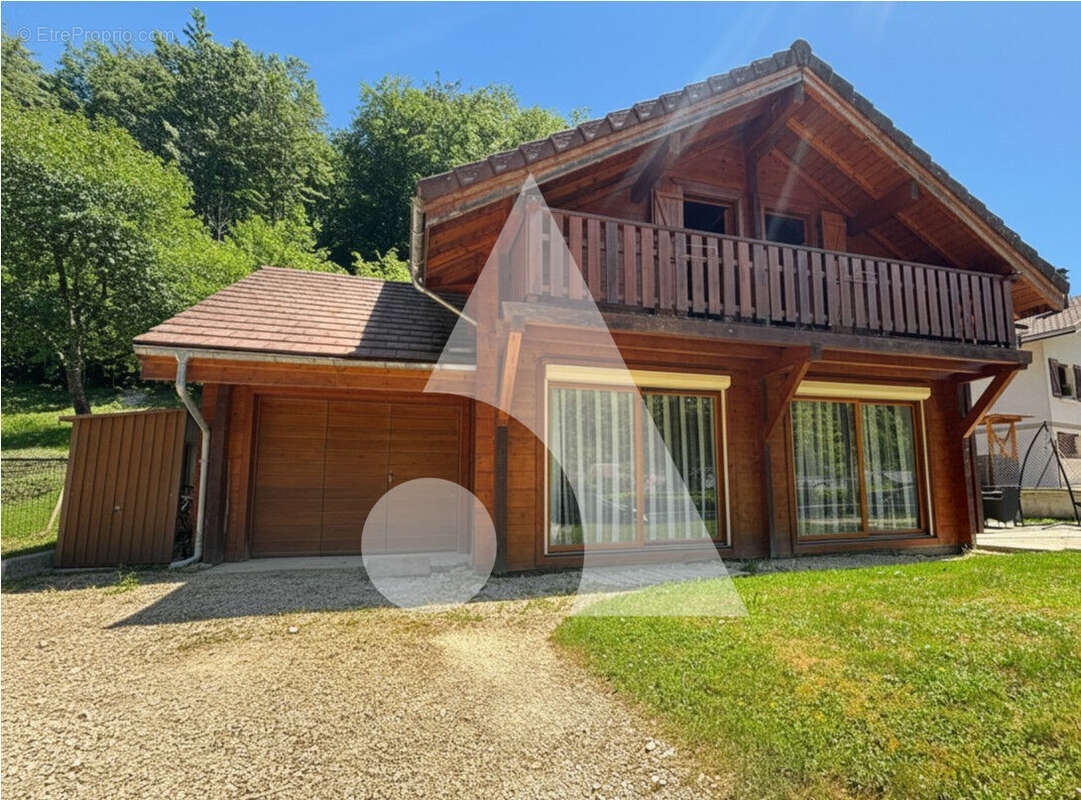 Maison à CHEZERY-FORENS
