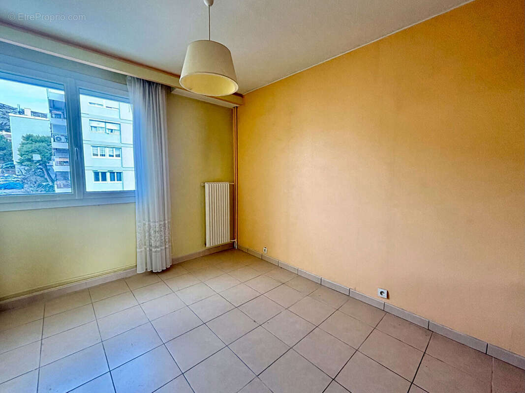 Appartement à MARSEILLE-16E