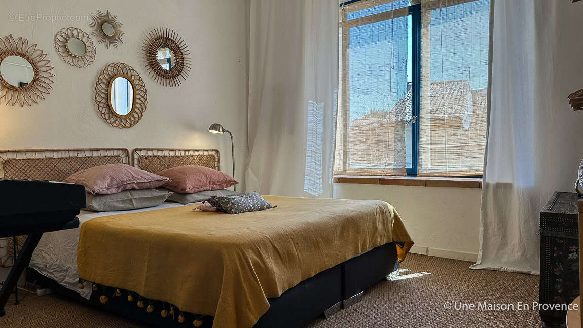 Duplex avec studio attenant et terrasse à Uzes - photo 9