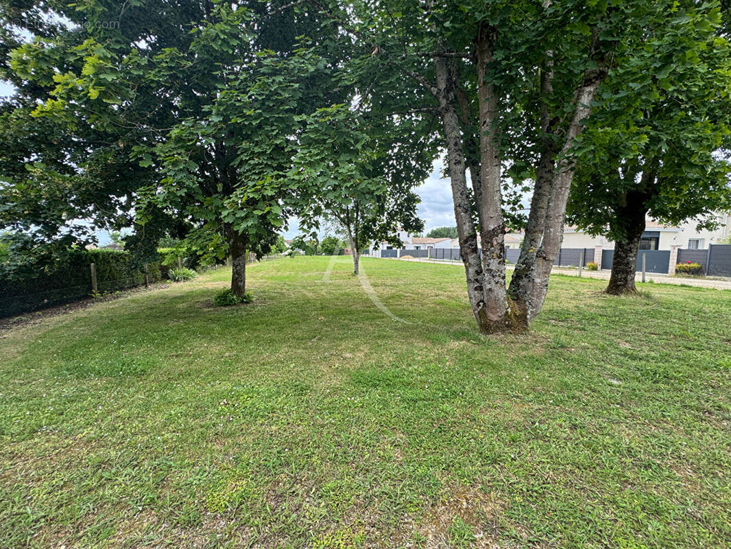 Maison à FONTAINE-LE-COMTE