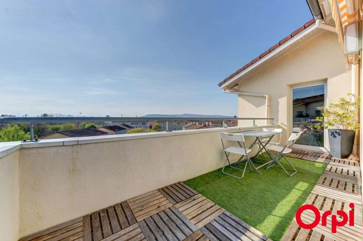 Appartement à RILLIEUX-LA-PAPE