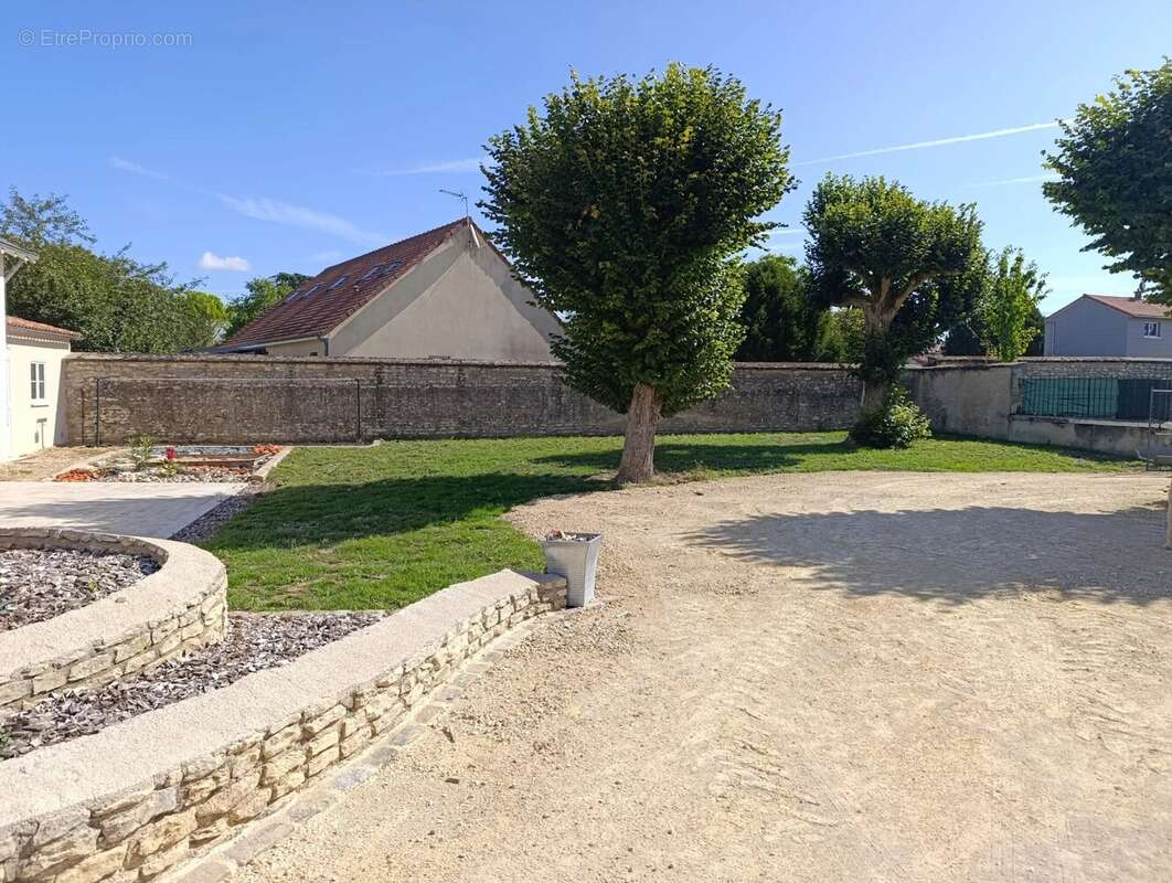 Maison à LE ROCHEREAU