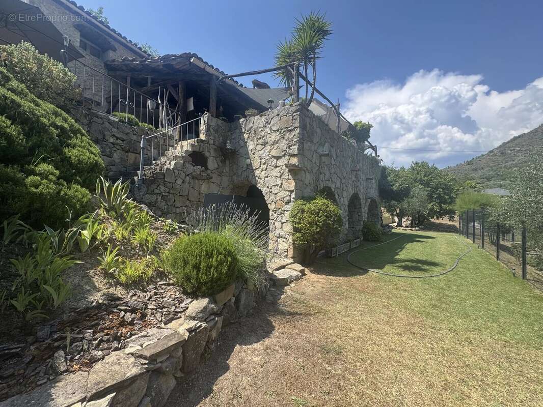 Maison à LUCERAM