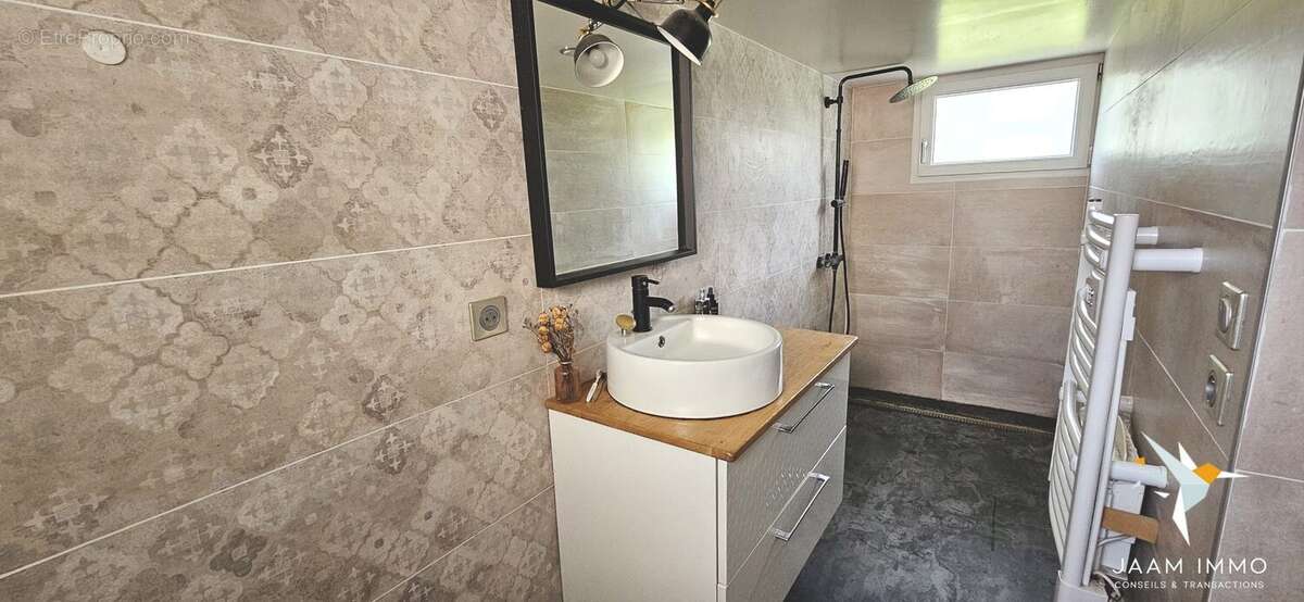 Maison à MONTMERLE-SUR-SAONE