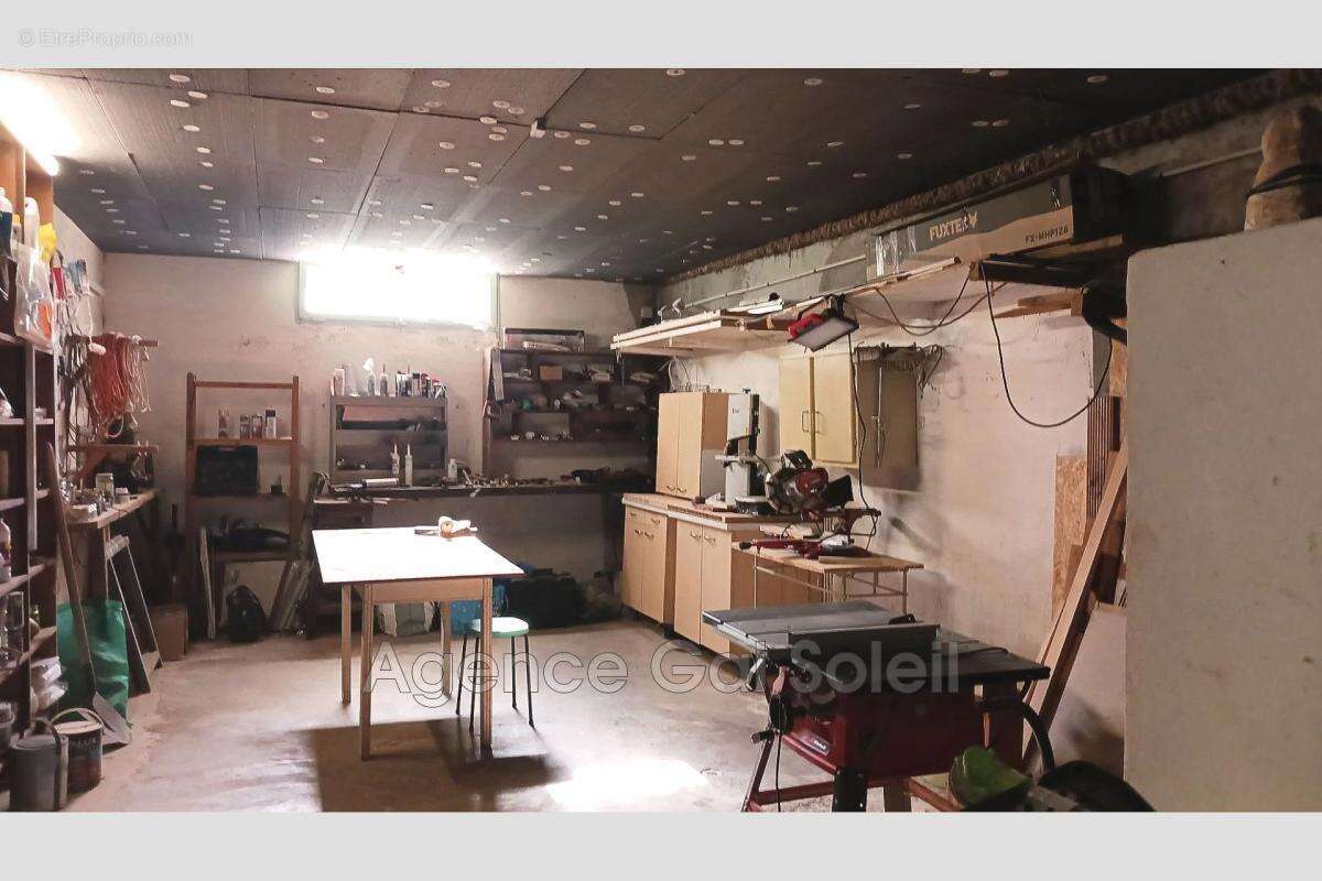 Maison à NISSAN-LEZ-ENSERUNE