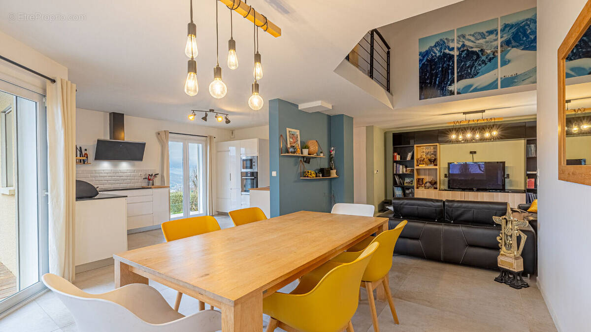 Maison à JACOB-BELLECOMBETTE