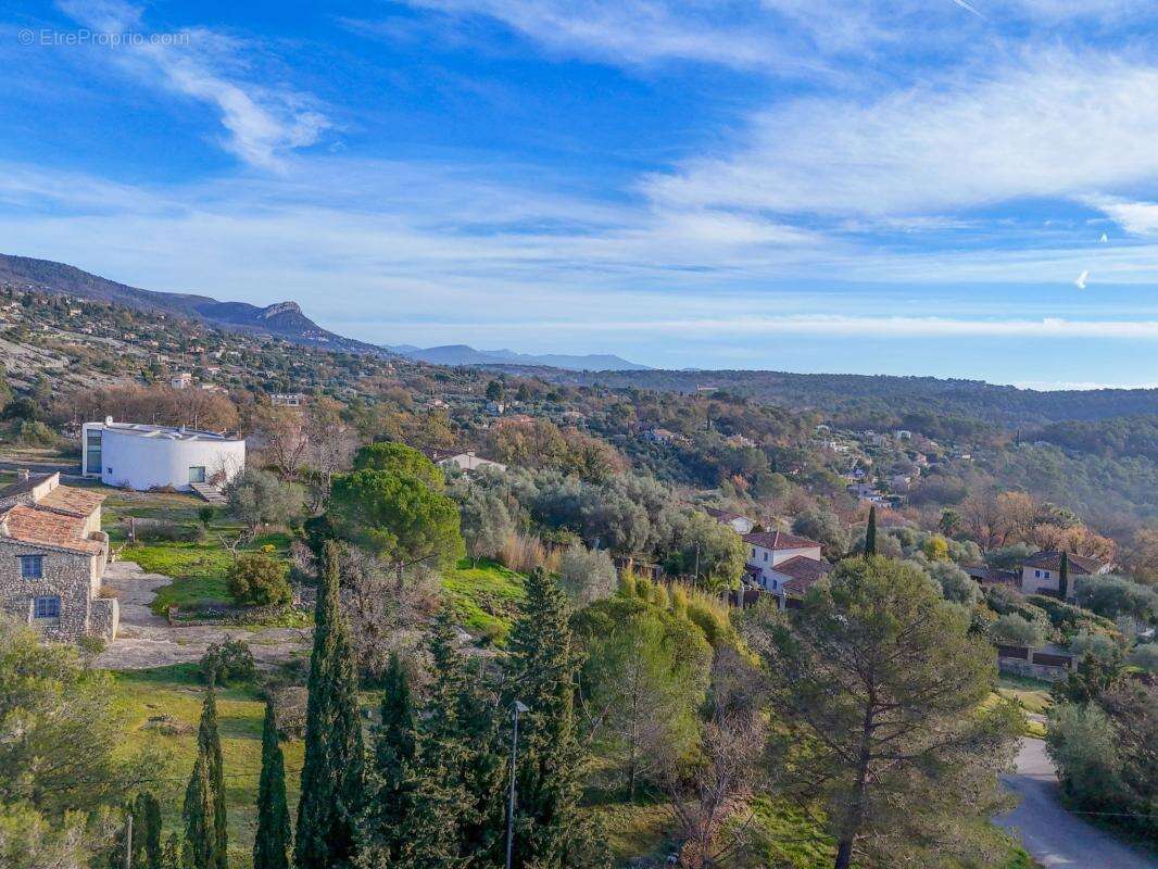 Maison à TOURRETTES-SUR-LOUP
