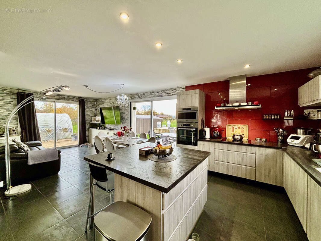 Maison à PARAY-LE-MONIAL