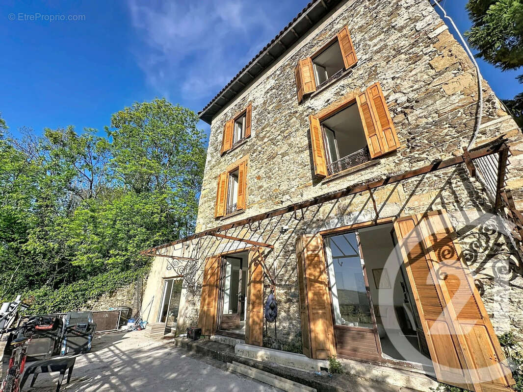 Maison 140 m² à Vienne  - photo 2