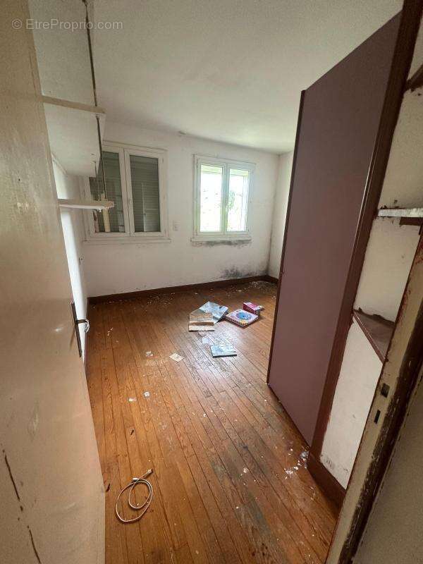 Grenay – Maison à fort potentiel de 140 m² avec terrain constructible - photo 12
