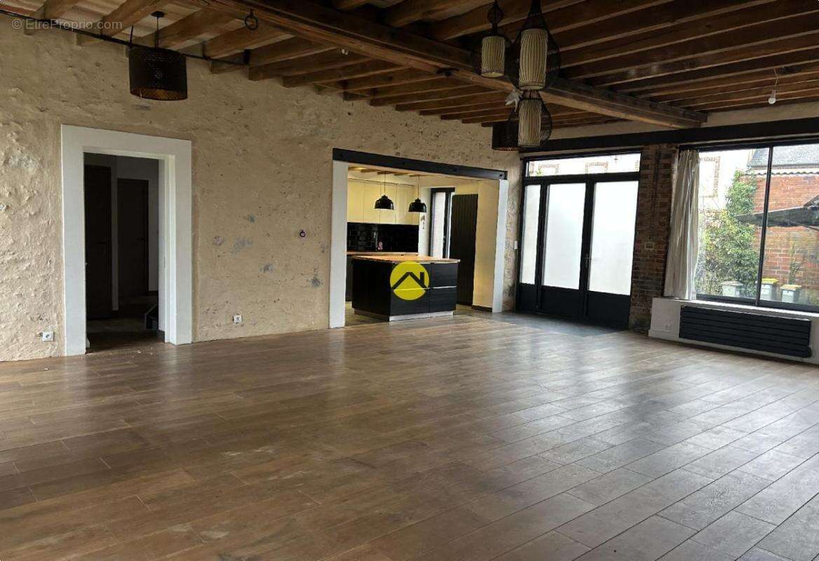 Maison à EGRISELLES-LE-BOCAGE