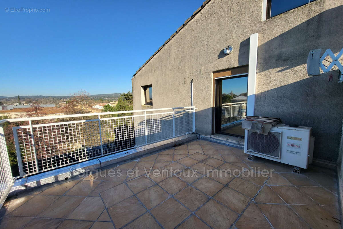 Appartement à L'ISLE-SUR-LA-SORGUE