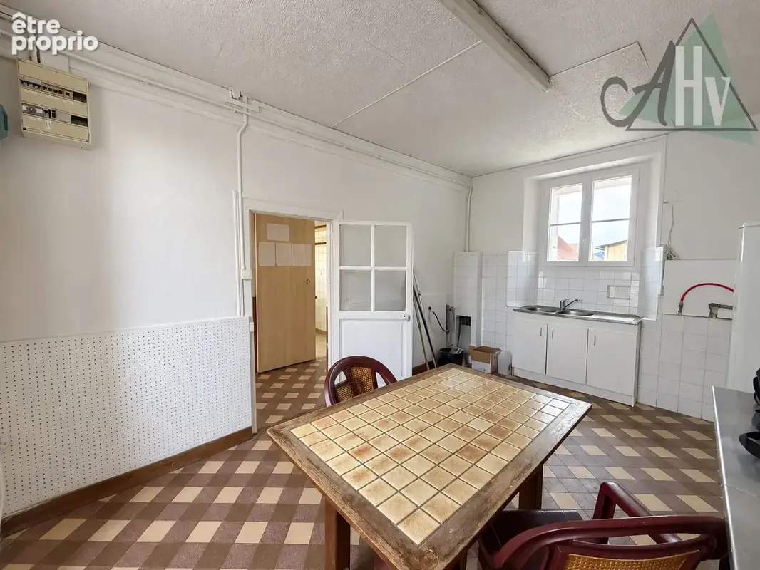 Immeuble centre ville de Chenoise - photo 9