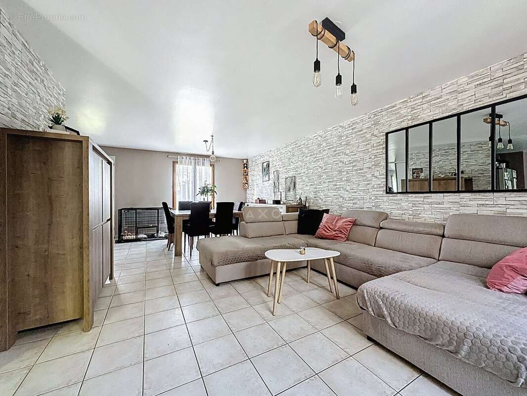 Maison à OUZOUER-SUR-TREZEE