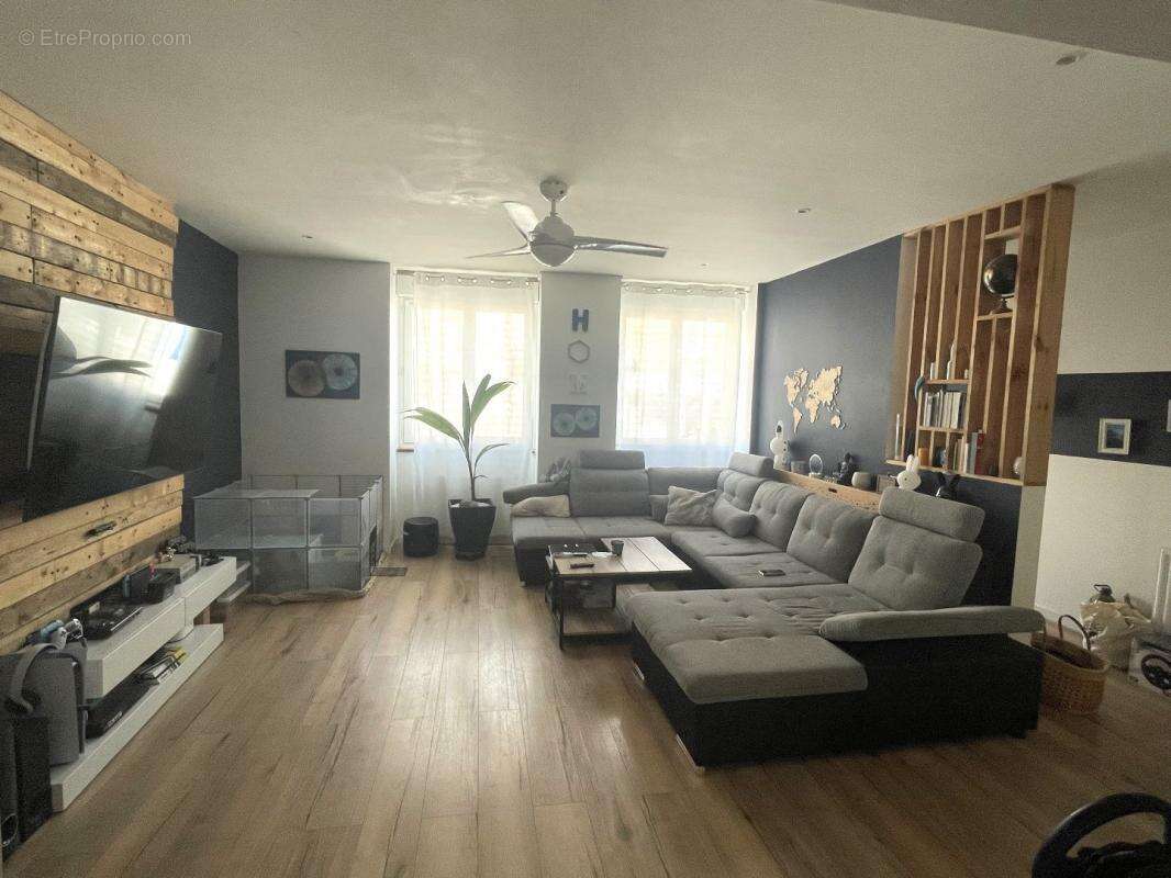 Maison à NOTRE-DAME-DE-SANILHAC