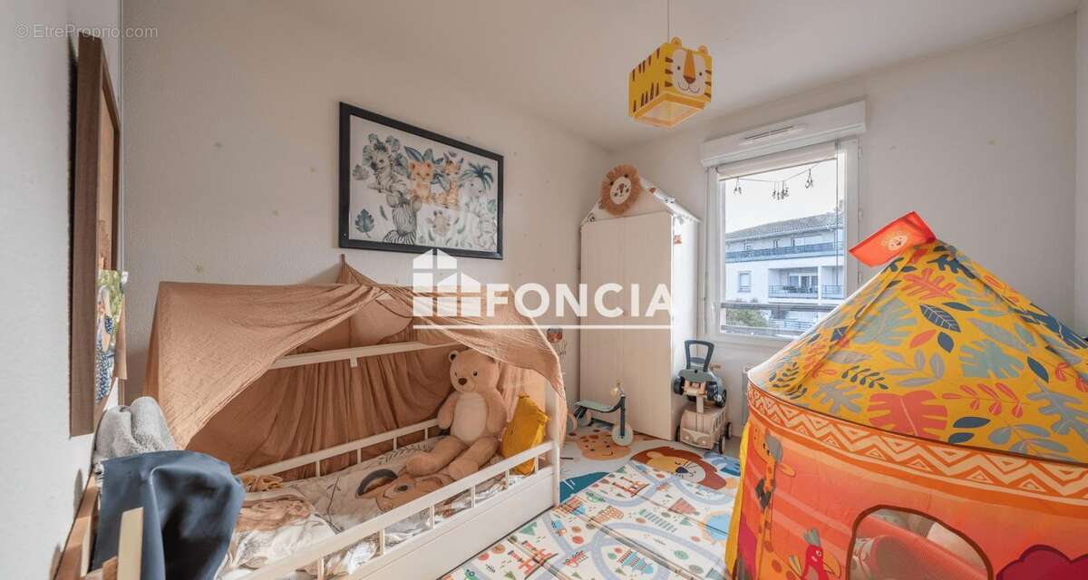 Appartement à VILLENAVE-D&#039;ORNON