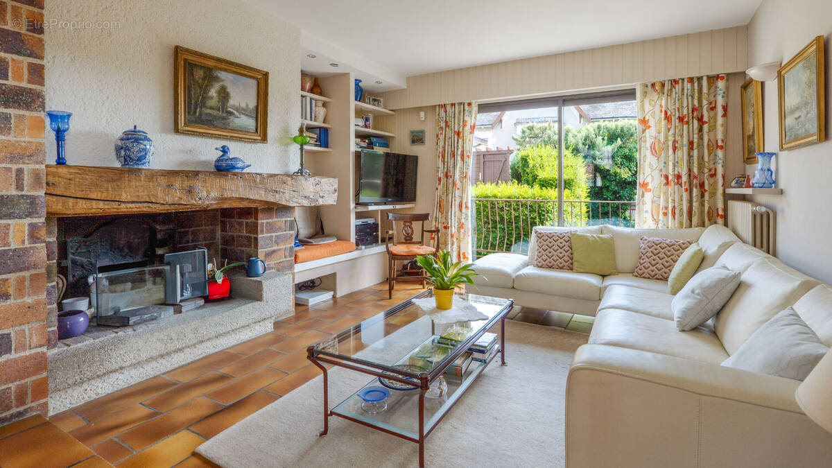 Maison à BUXEROLLES