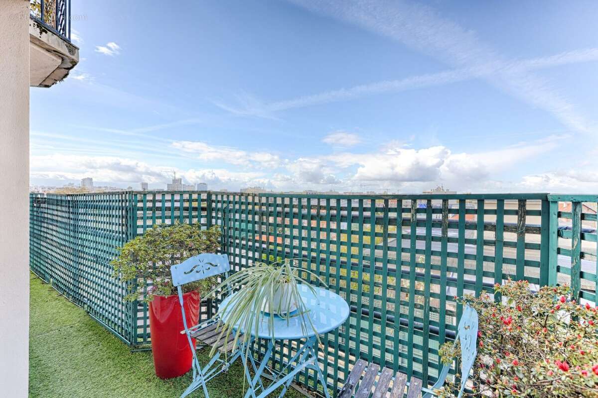 Appartement à LA GARENNE-COLOMBES