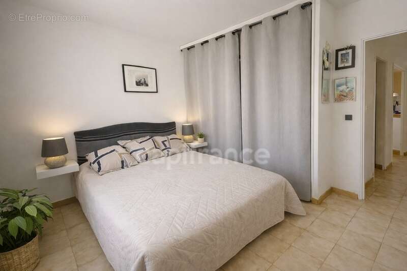 VIAS – Villa contemporaine avec piscine, 4 chambres, énergie positive. Bien rare sur le secteur - photo 6
