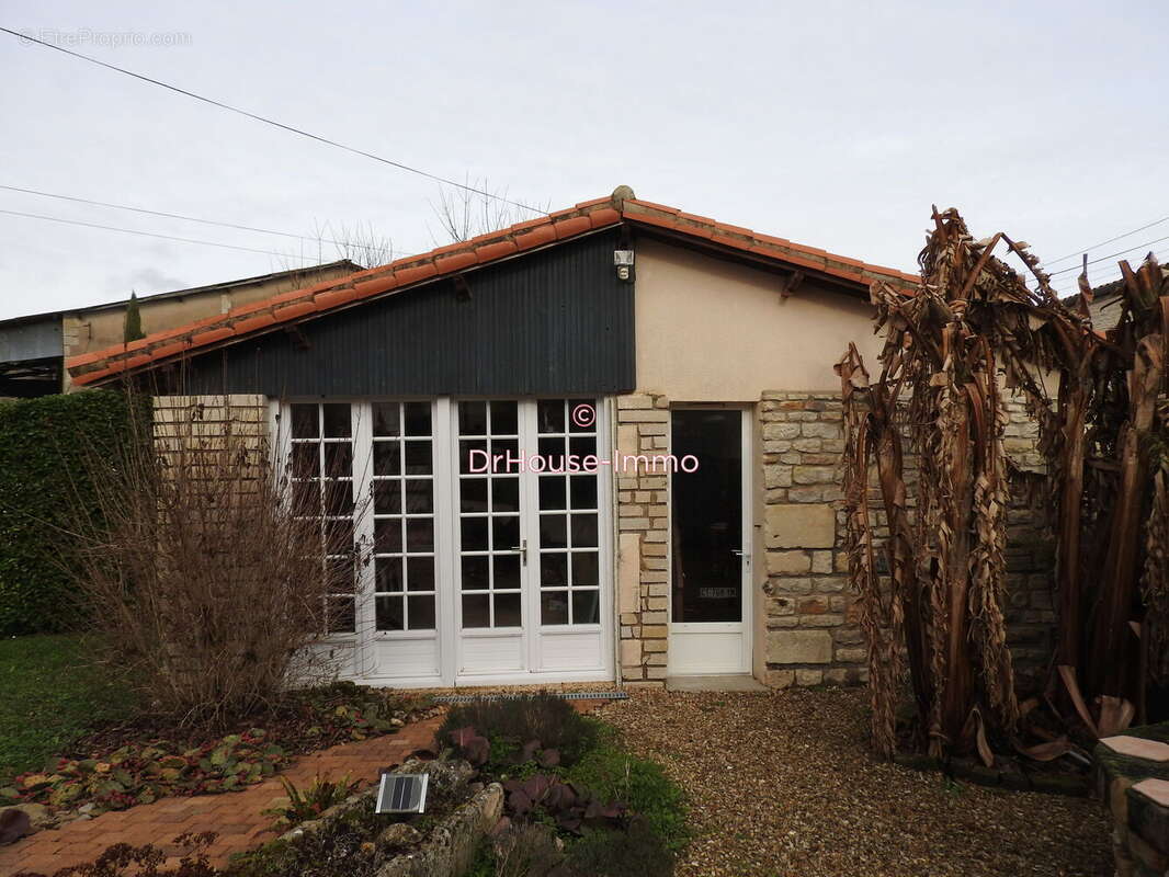 Maison à SANSAIS