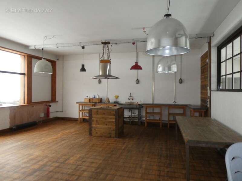 Commerce à LA BRESSE