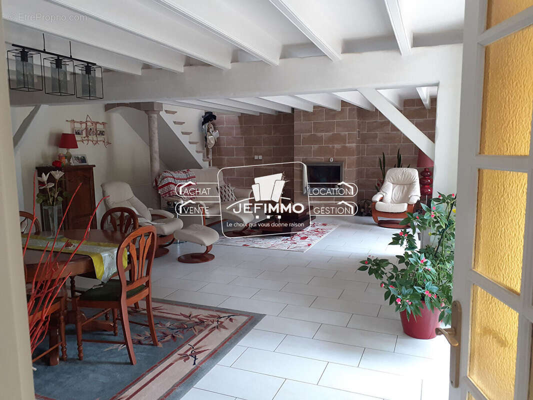 Maison à SAINT-MARS-DU-DESERT